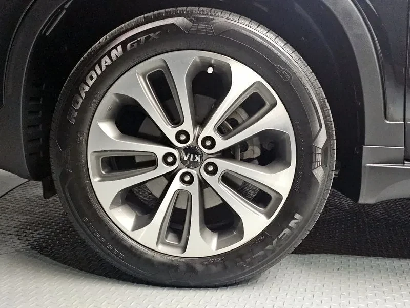 Kia Sorento 2.0 2WD, снимка 5 - Автомобили и джипове - 54264123