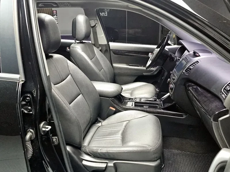 Kia Sorento 2.0 2WD, снимка 12 - Автомобили и джипове - 54264123