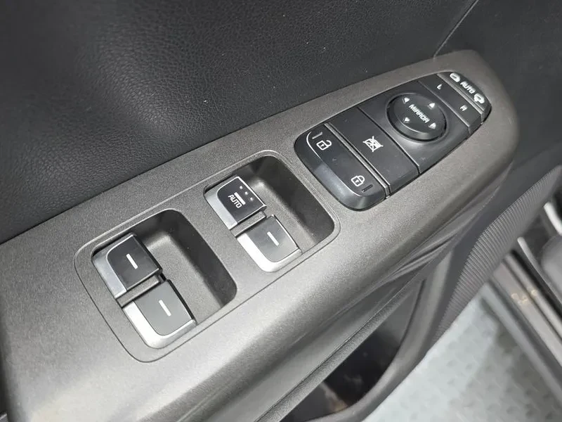 Kia Sportage DIESEL 1.6 2WD PRESTIGE, снимка 14 - Автомобили и джипове - 55171204