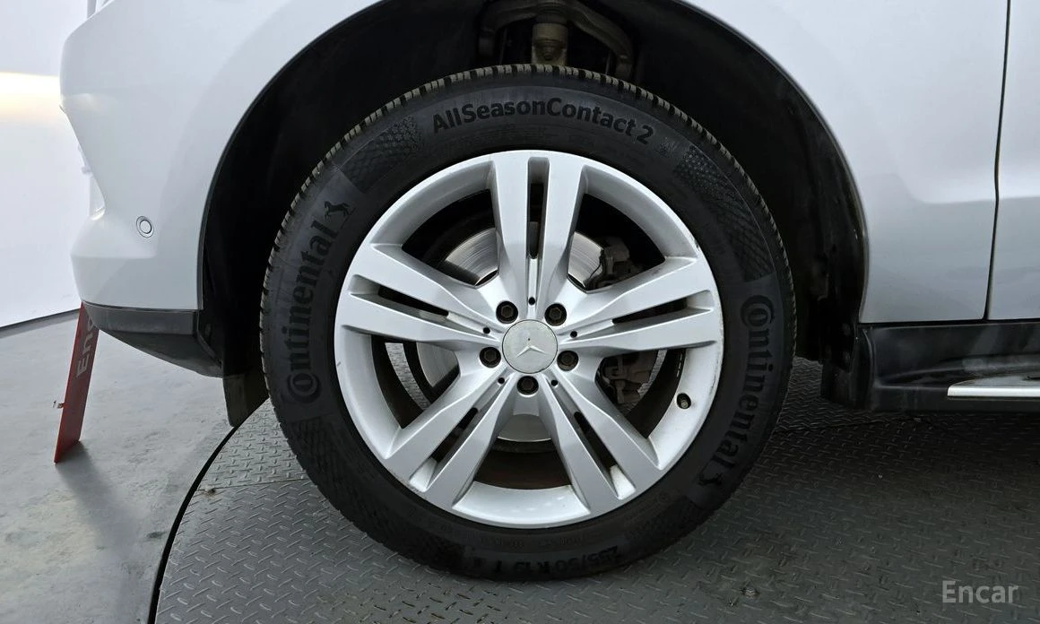 Mercedes-Benz ML 350 4MATIC* BLUETEC* ПОДГРЕВ* ОБДУХВАНЕ* ПАНОРАМА, снимка 5 - Автомобили и джипове - 53976168