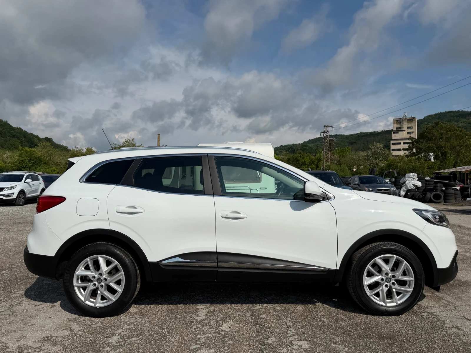Renault Kadjar 1.5dCI 157 400KM= КАМЕРА= НАВИ= FULL LED= НОВ ВНОC, снимка 2 - Автомобили и джипове - 54660628