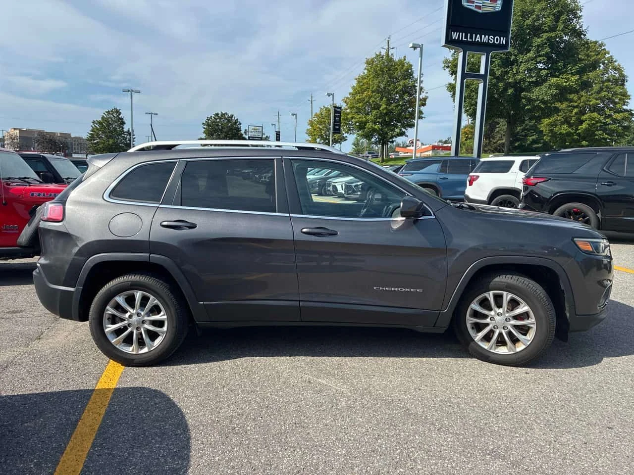 Jeep Cherokee * North * CARFAX * ОПЦИЯ ЗА ФИНАНСИРАНЕ, снимка 3 - Автомобили и джипове - 55668185
