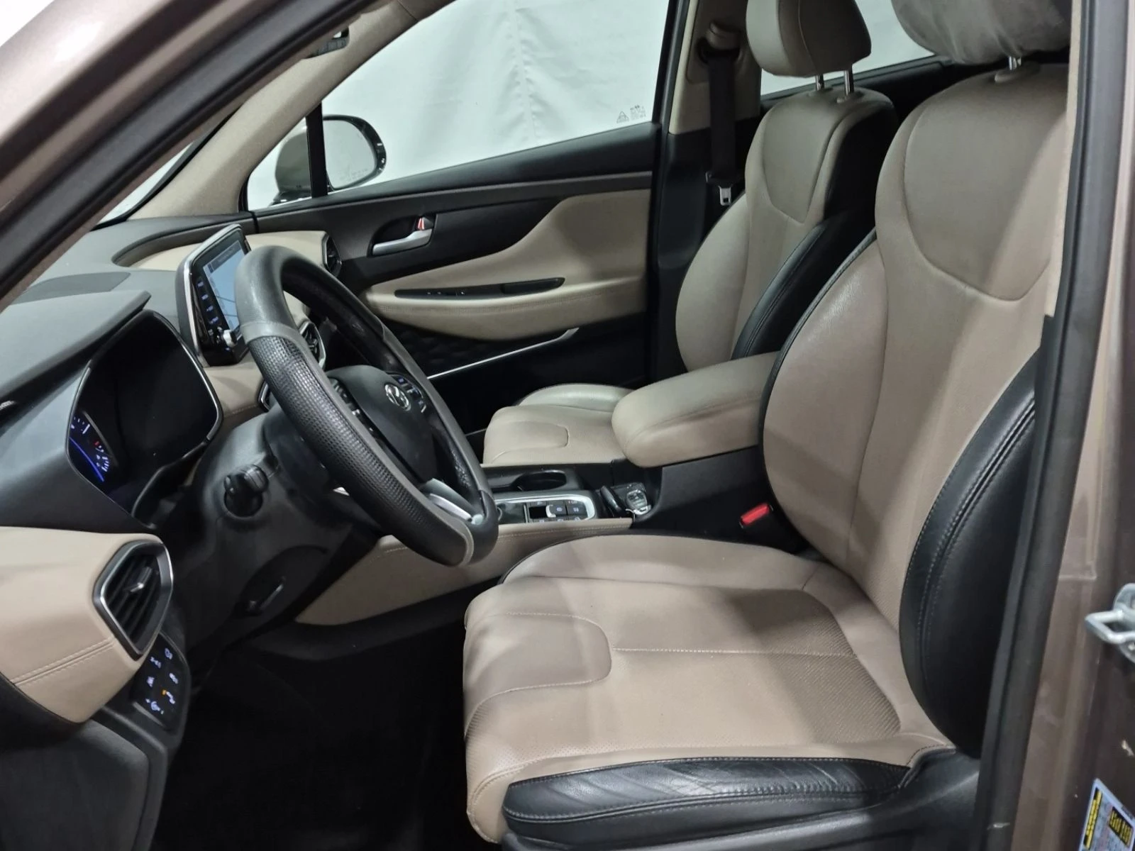 Hyundai Santa fe Ultimate* Distr* 360* HUD* Обдух* Пано, снимка 7 - Автомобили и джипове - 56048455