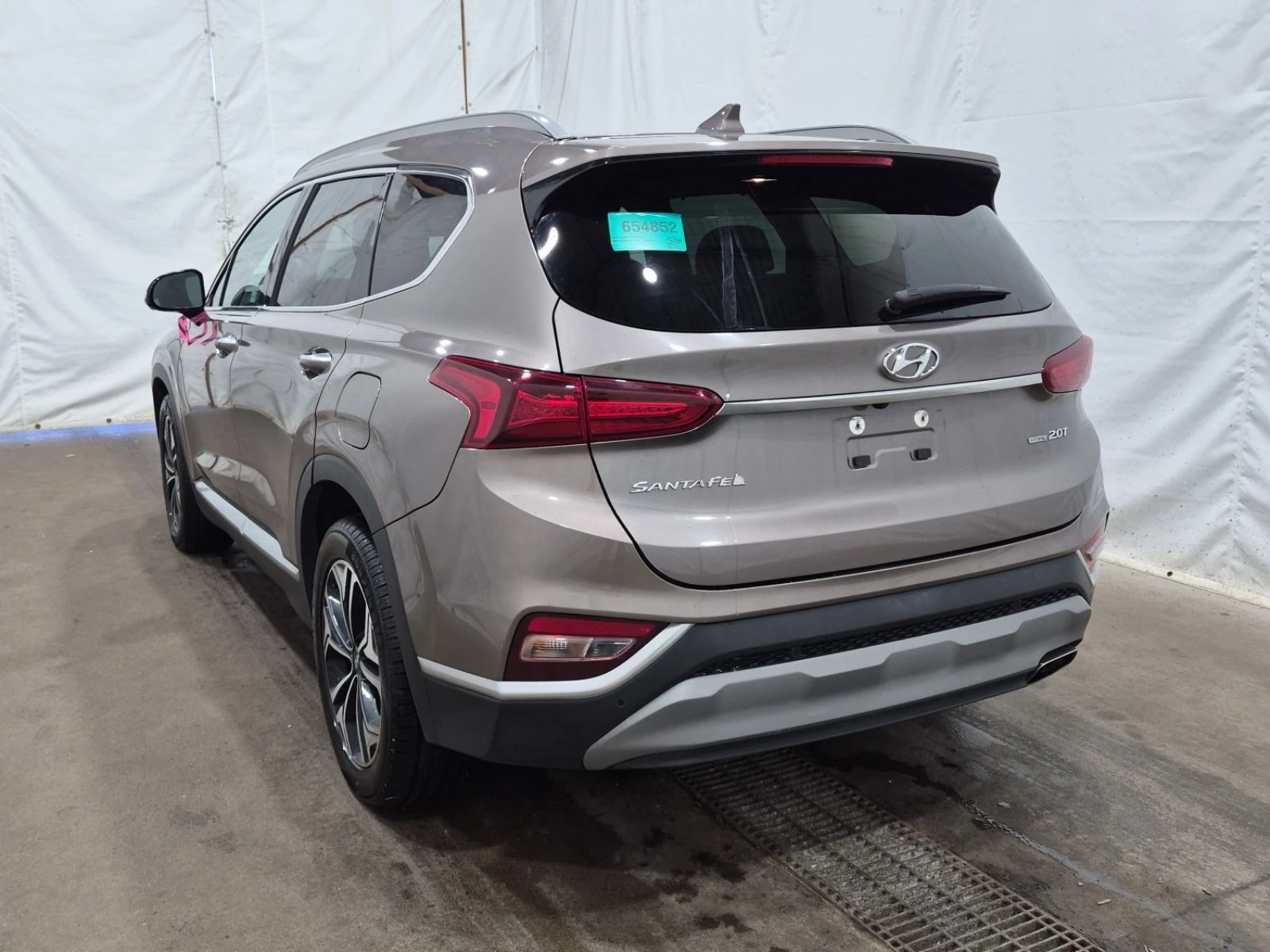 Hyundai Santa fe Ultimate* Distr* 360* HUD* Обдух* Пано, снимка 3 - Автомобили и джипове - 56048455