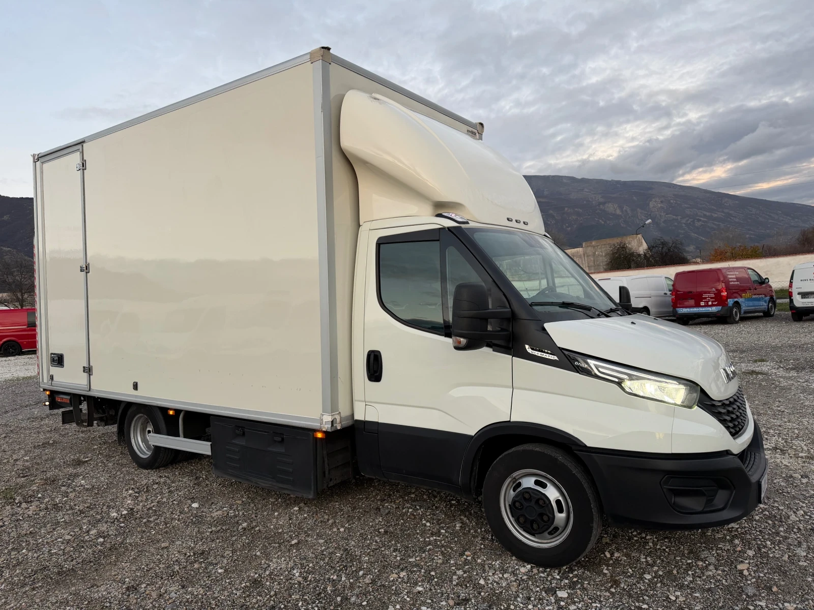 Iveco Daily 3.0!40-180!До3.5Т!П.Борд!Въз.възглавници!HI-MATIC! - изображение 4