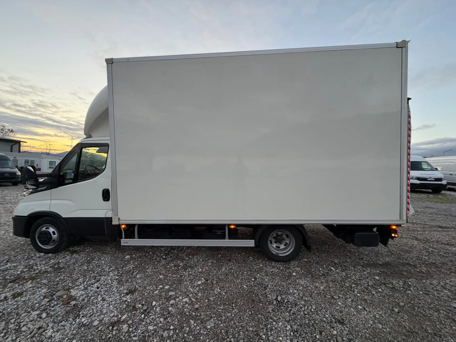 Iveco Daily 3.0!40-180!До3.5Т!П.Борд!Въз.възглавници!HI-MATIC! - изображение 5
