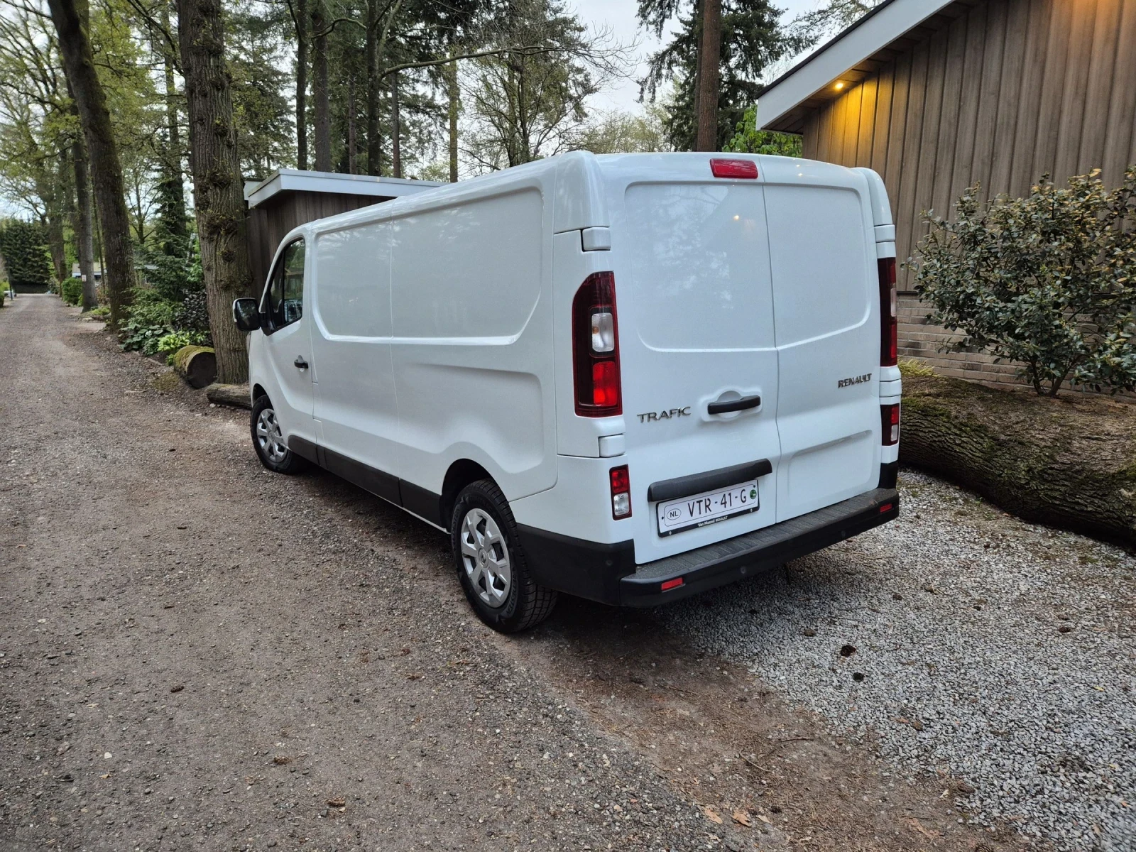 Renault Trafic 2.0, снимка 3 - Бусове и автобуси - 54464716