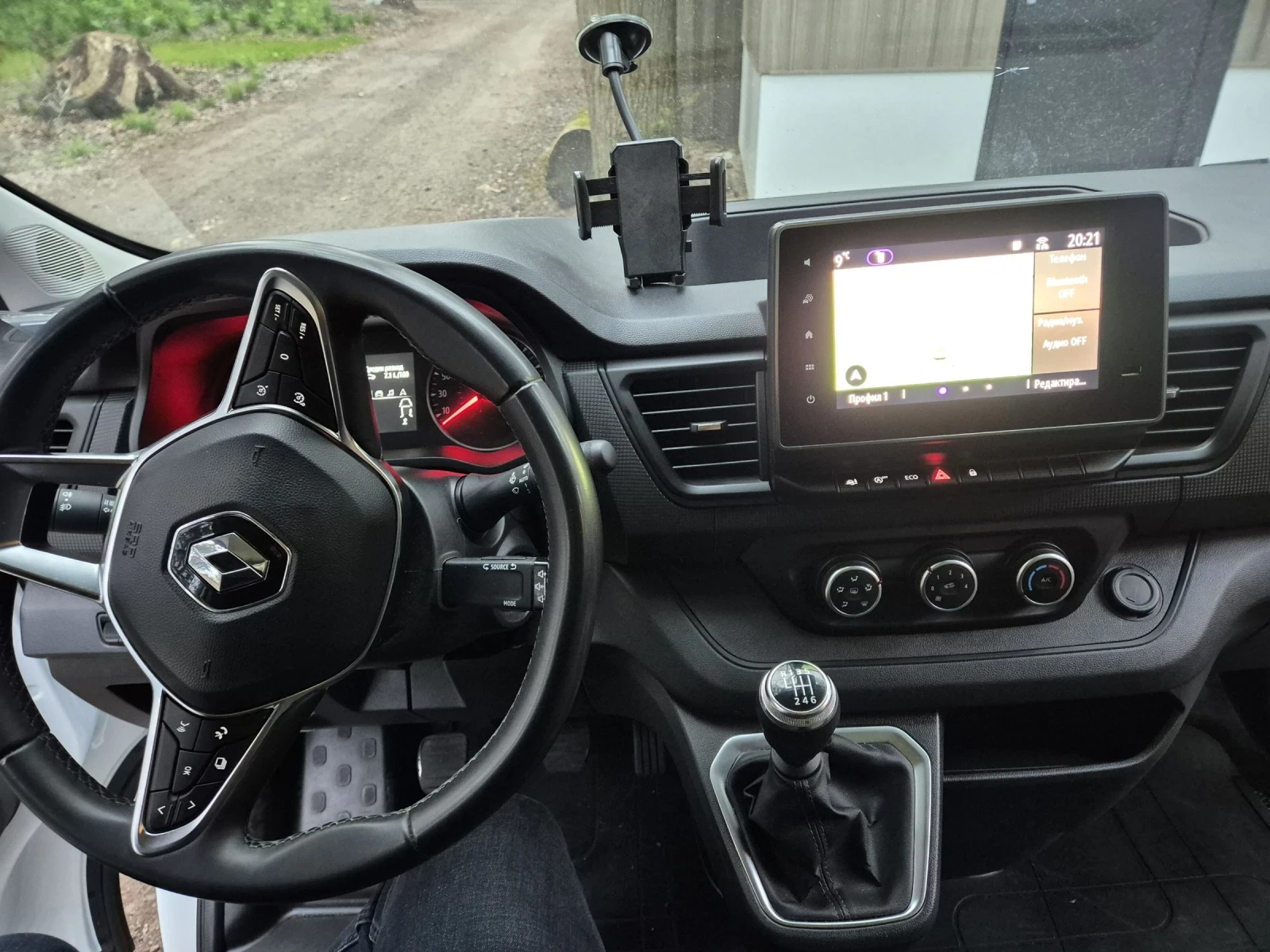 Renault Trafic 2.0, снимка 8 - Бусове и автобуси - 54464716