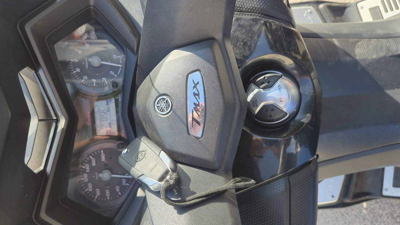 Yamaha T-max T-MAKS KEYLESS 530cc - изображение 5