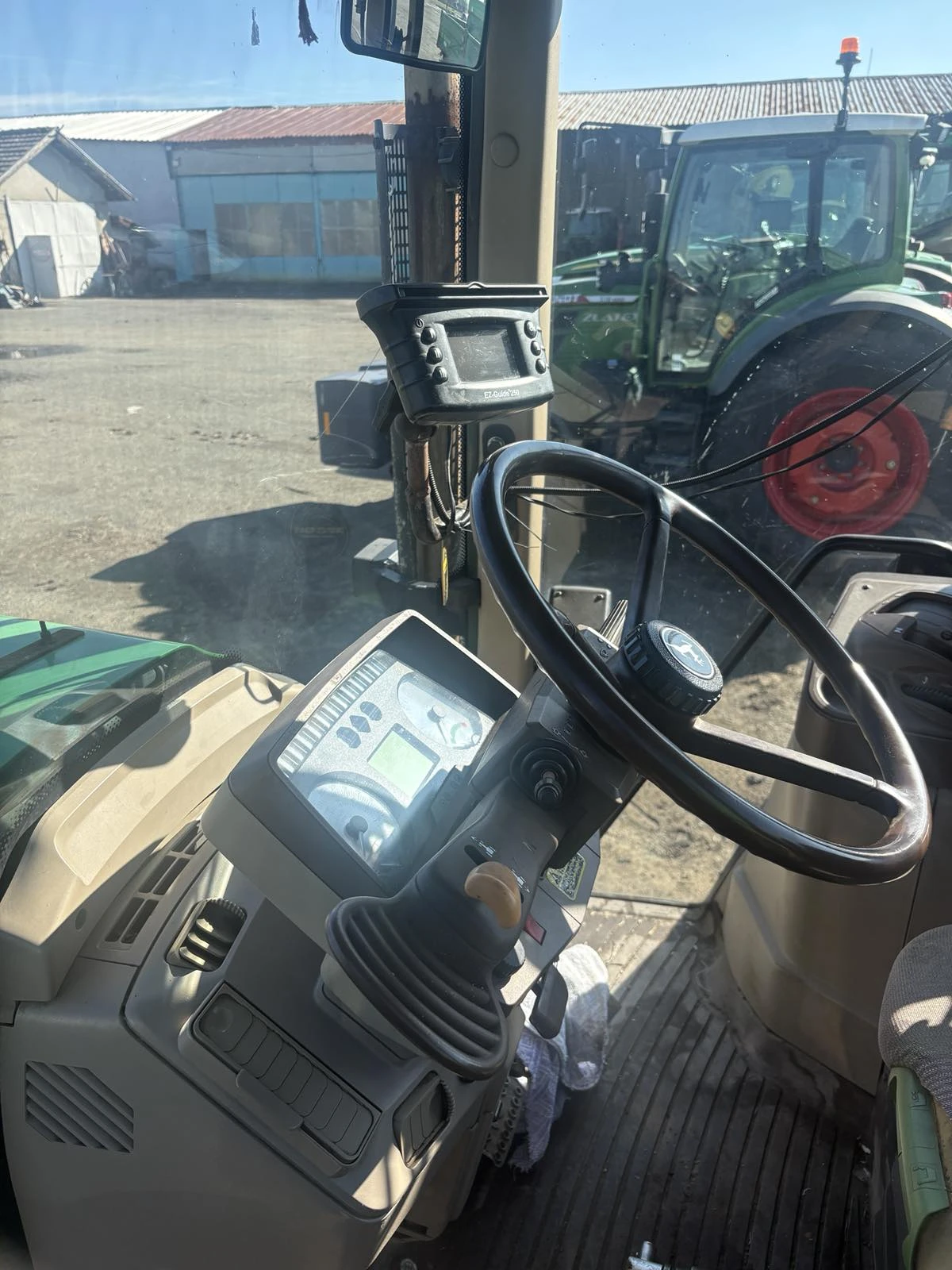 Трактор John Deere 6920S - изображение 5