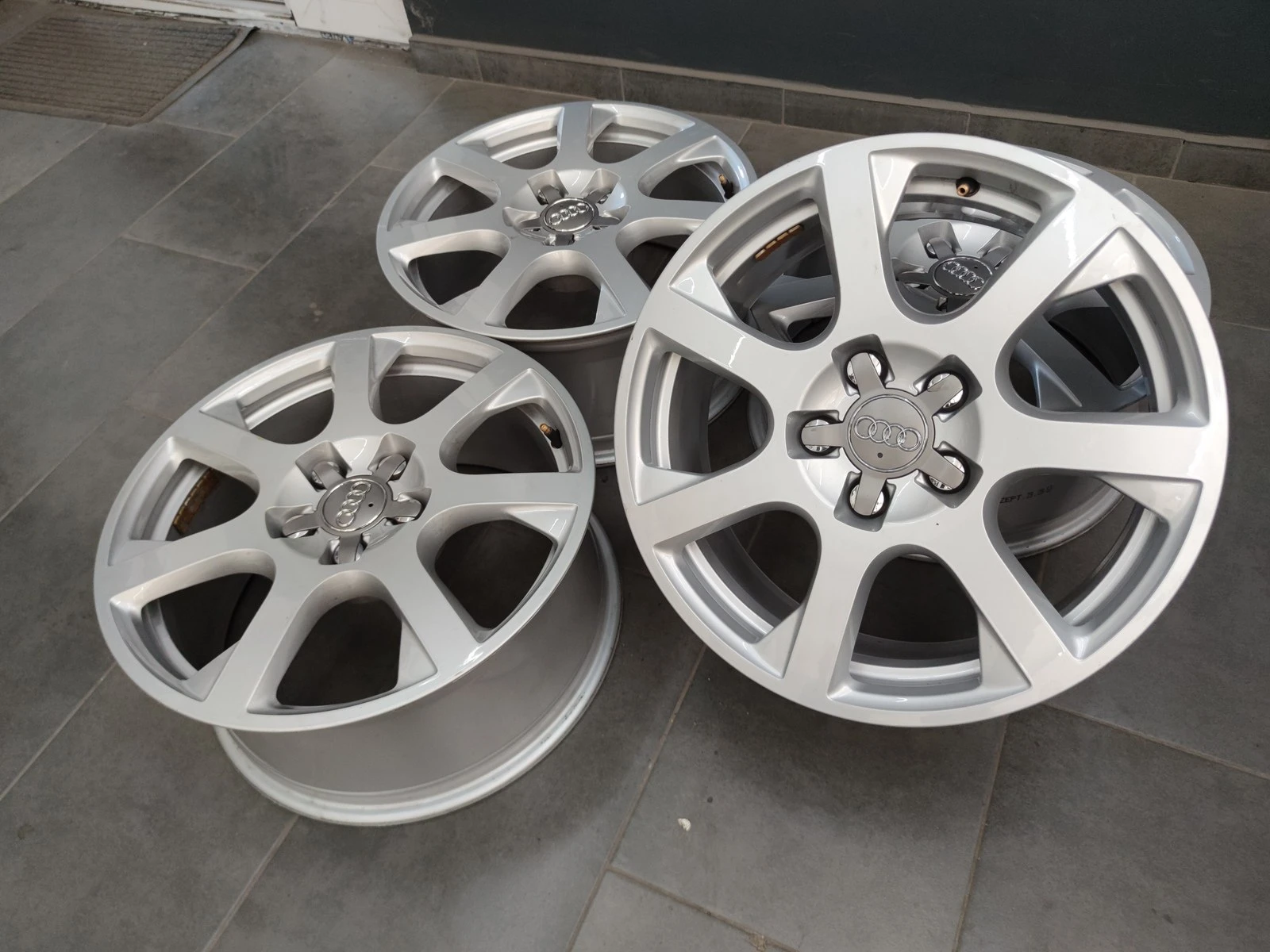 Джанти за Audi, снимка 2 - Гуми и джанти - 56723790