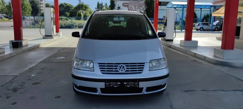 VW Sharan 1.9 TDI АВТОМАТИК, снимка 2 - Автомобили и джипове - 47582338