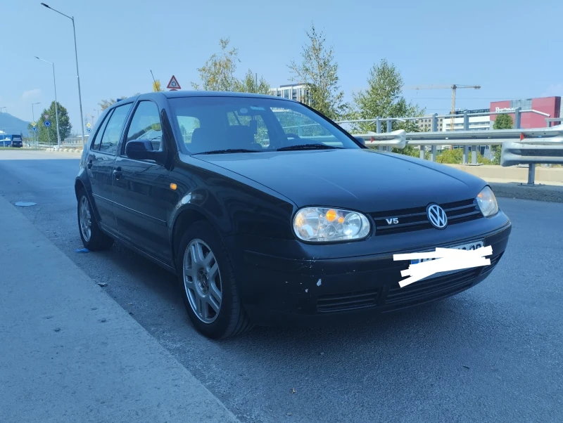 VW Golf 2.3 V5, снимка 1 - Автомобили и джипове - 46859210