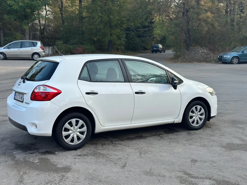 Toyota Auris 1.33 99kc Facelift, снимка 4 - Автомобили и джипове - 47700065