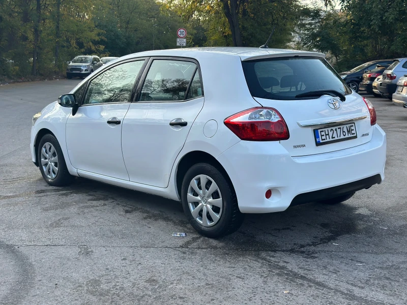 Toyota Auris 1.33 99kc Facelift, снимка 7 - Автомобили и джипове - 47700065