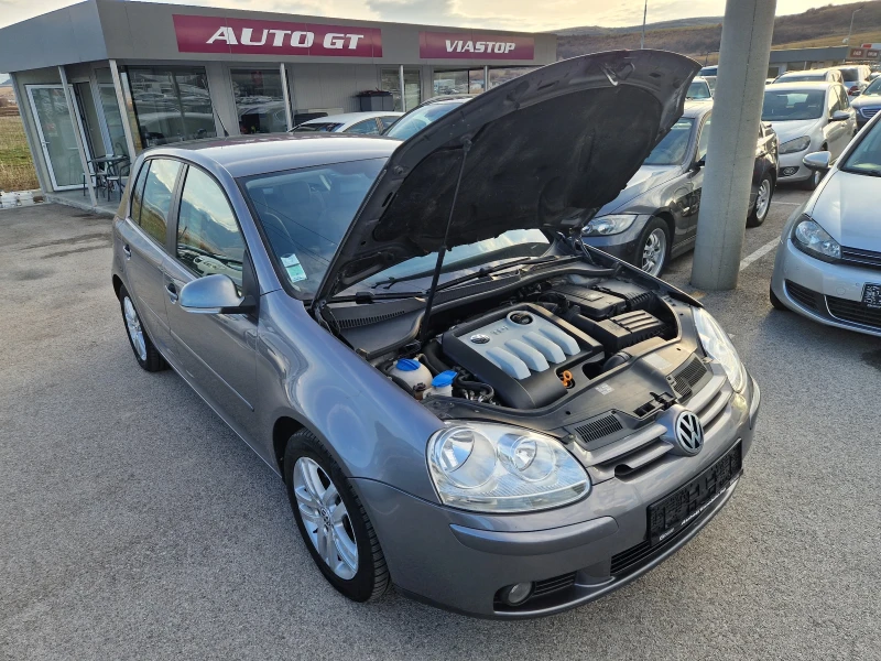 VW Golf 1.9 TDI , снимка 9 - Автомобили и джипове - 48921477