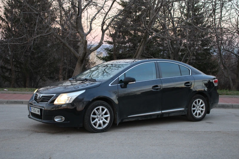 Toyota Avensis 1, 8 VVT-I, снимка 2 - Автомобили и джипове - 48923600