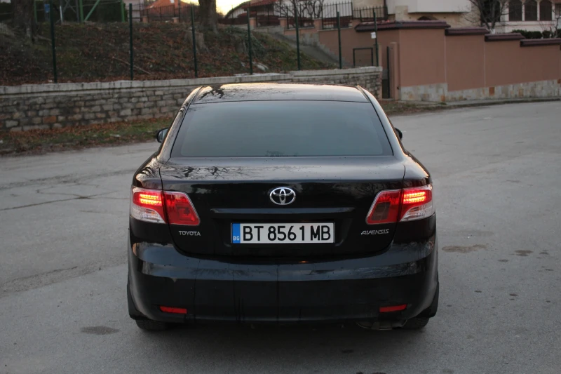 Toyota Avensis 1, 8 VVT-I, снимка 5 - Автомобили и джипове - 48923600