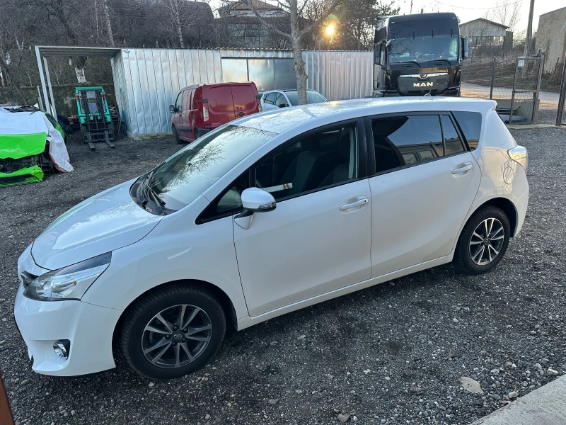 Toyota Verso 1.6 d4d 112 кс, снимка 4 - Автомобили и джипове - 52981467