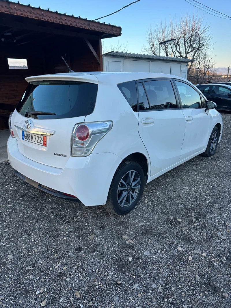 Toyota Verso 1.6 d4d 112 кс, снимка 5 - Автомобили и джипове - 52981467