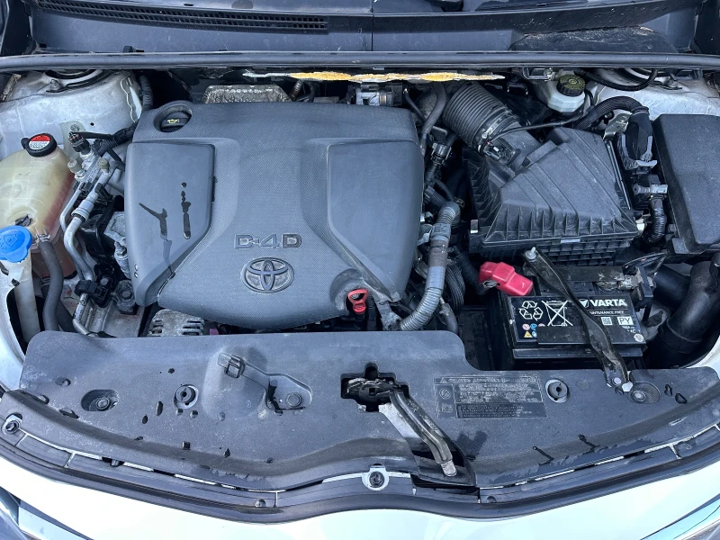 Toyota Verso 1.6 d4d 112 кс, снимка 13 - Автомобили и джипове - 52981467