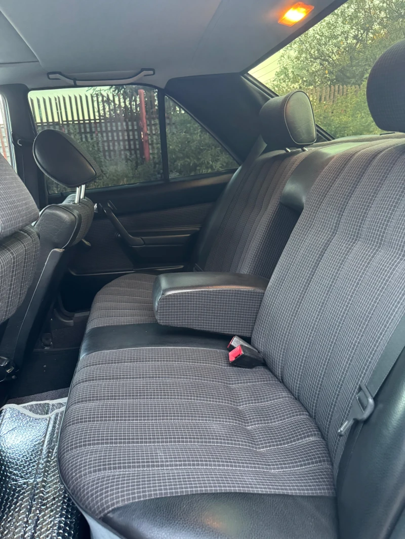 Mercedes-Benz 190 2.0 , снимка 7 - Автомобили и джипове - 52259880