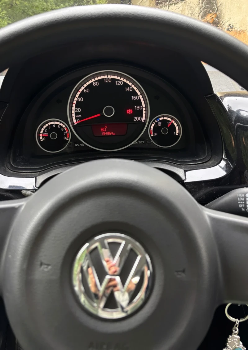 VW Up, снимка 6 - Автомобили и джипове - 52338249