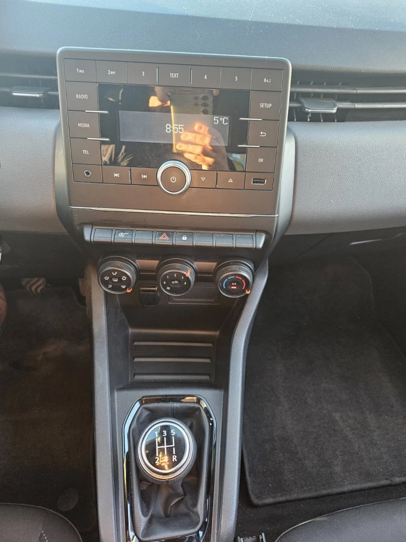 Renault Clio 1.0 TCe 75, снимка 9 - Автомобили и джипове - 52243628