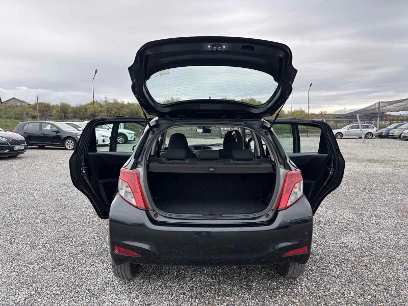 Toyota Yaris  1.4, Нов внос, снимка 9 - Автомобили и джипове - 52350436