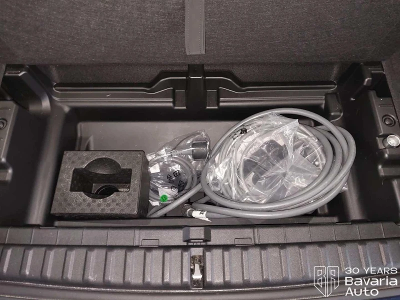 BMW iX 40 xDrive Sport, снимка 13 - Автомобили и джипове - 52834213