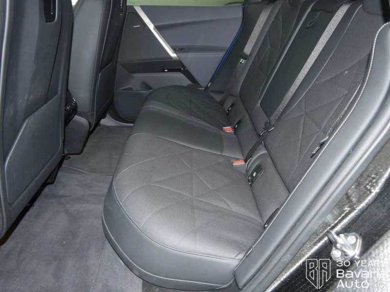 BMW iX 40 xDrive Sport, снимка 8 - Автомобили и джипове - 52834213