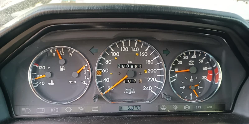 Mercedes-Benz 124 Е200, снимка 11 - Автомобили и джипове - 52966096