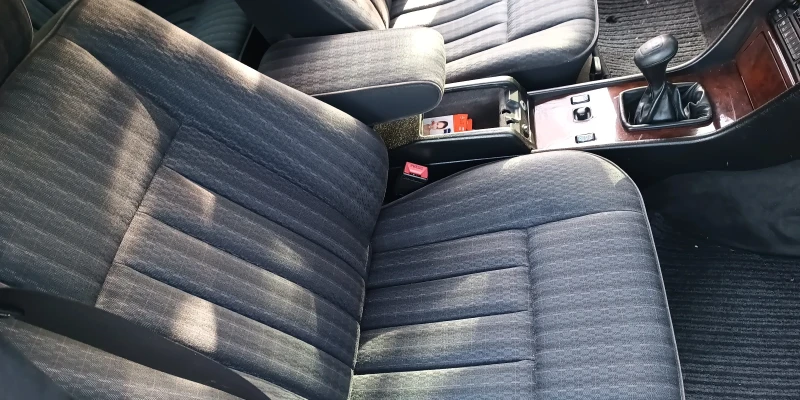 Mercedes-Benz 124 Е200, снимка 6 - Автомобили и джипове - 52966096