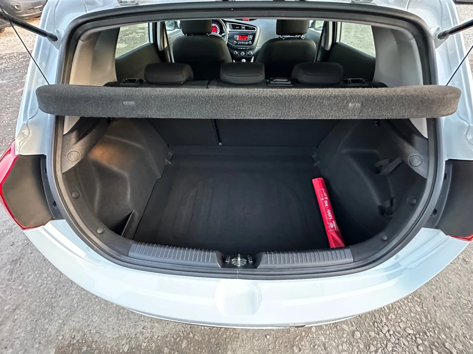 Kia Ceed 1.6BENZIN* FACE* 57456km* EVRO6 - изображение 7