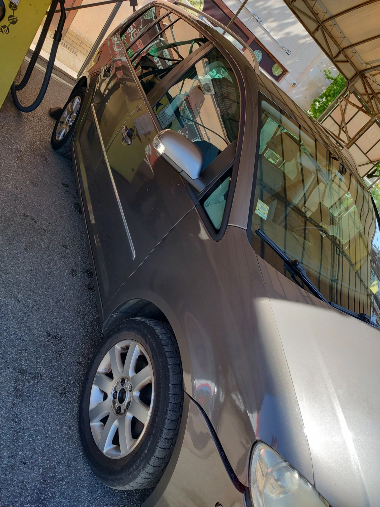 VW Touran 2.0 Eco fuel  - изображение 9