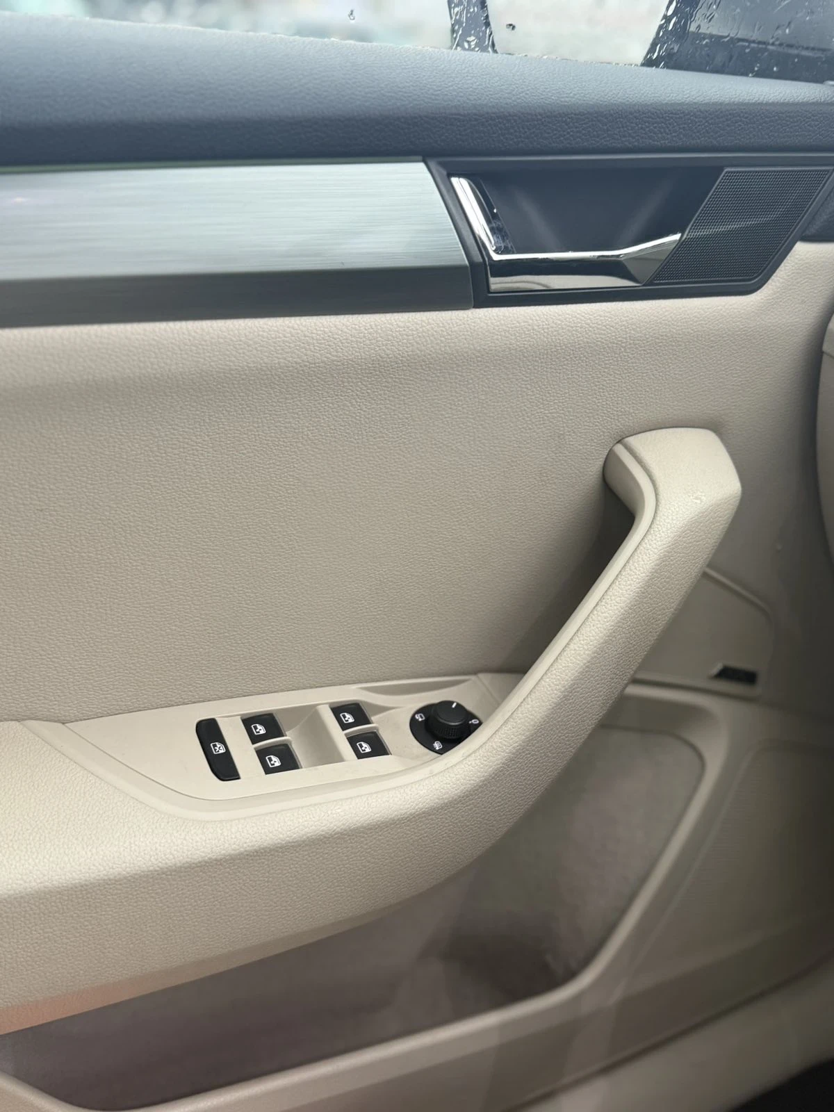 Skoda Superb 2.0 TDI 190kc DSG - изображение 8