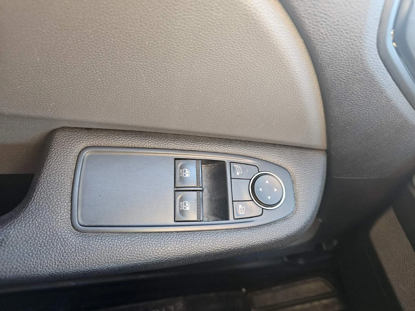 Renault Clio 1.0 TCe 75 - изображение 10