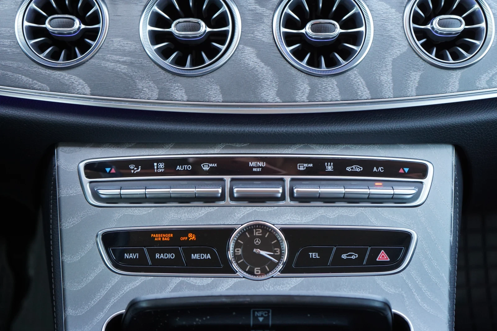 Mercedes-Benz CLS 350 d* 4M* AIRMATIC* HEAD UP* 360* ВАКУМ* DISTRONIC* , снимка 12 - Автомобили и джипове - 53770134