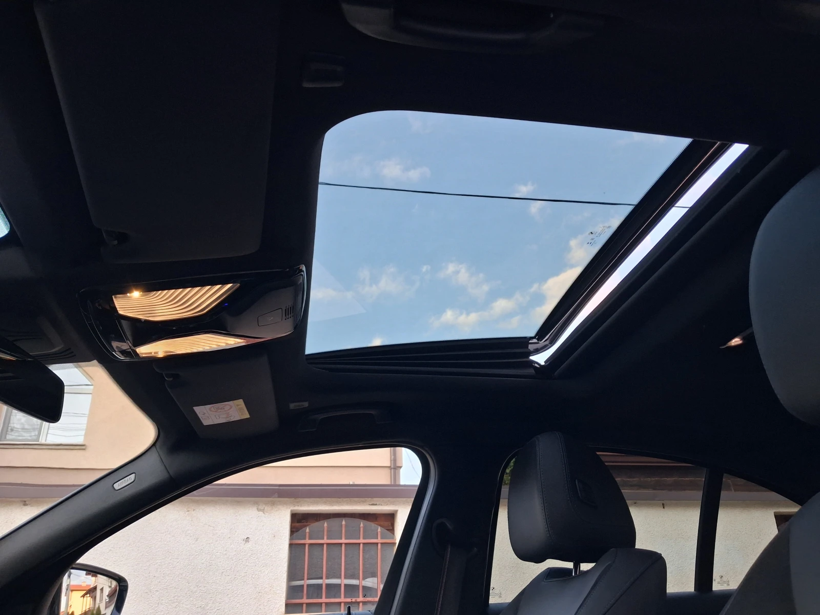 BMW 330 Sport-Paket Performance, снимка 15 - Автомобили и джипове - 53770766