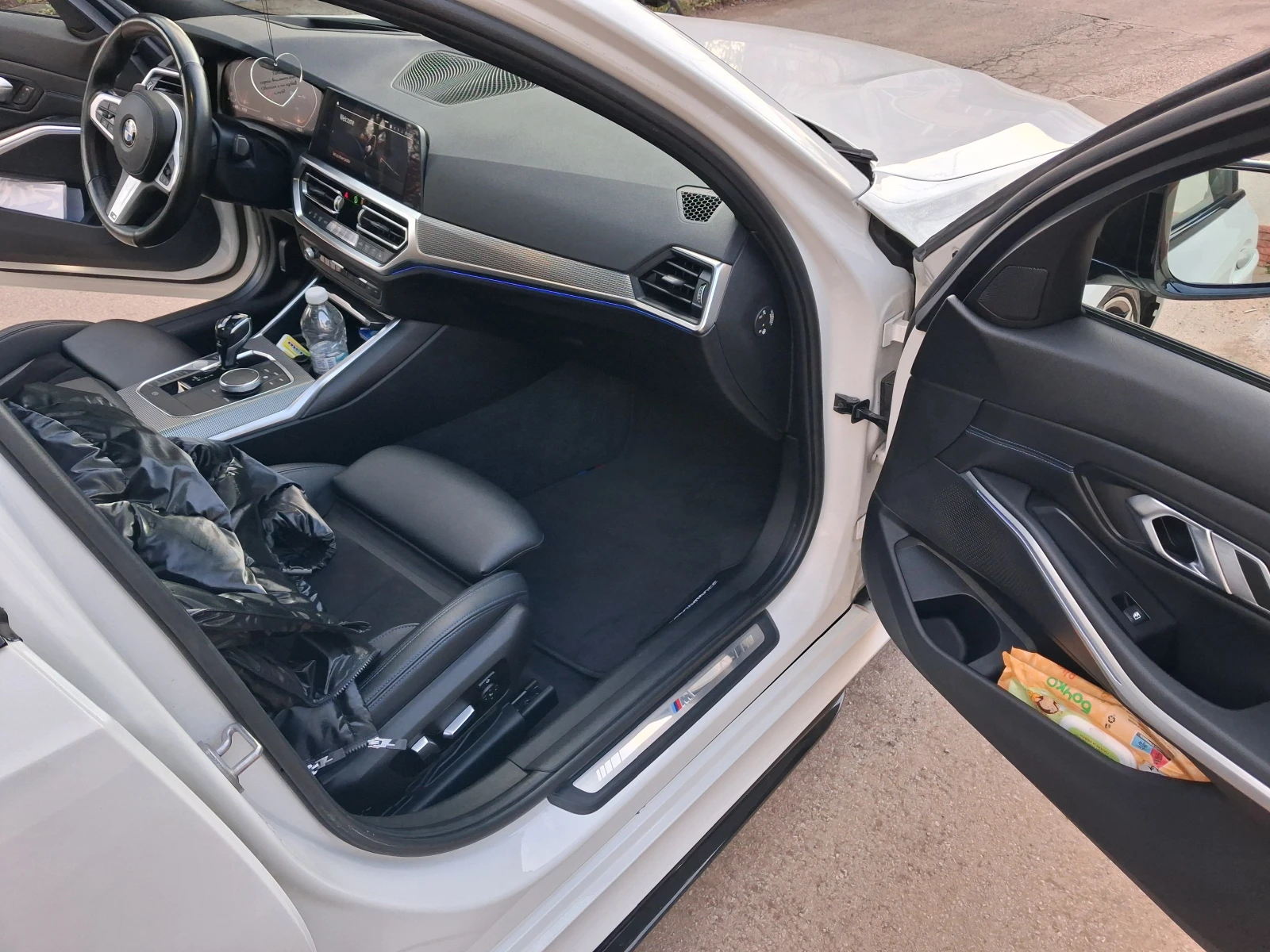 BMW 330 Sport-Paket Performance, снимка 13 - Автомобили и джипове - 53770766