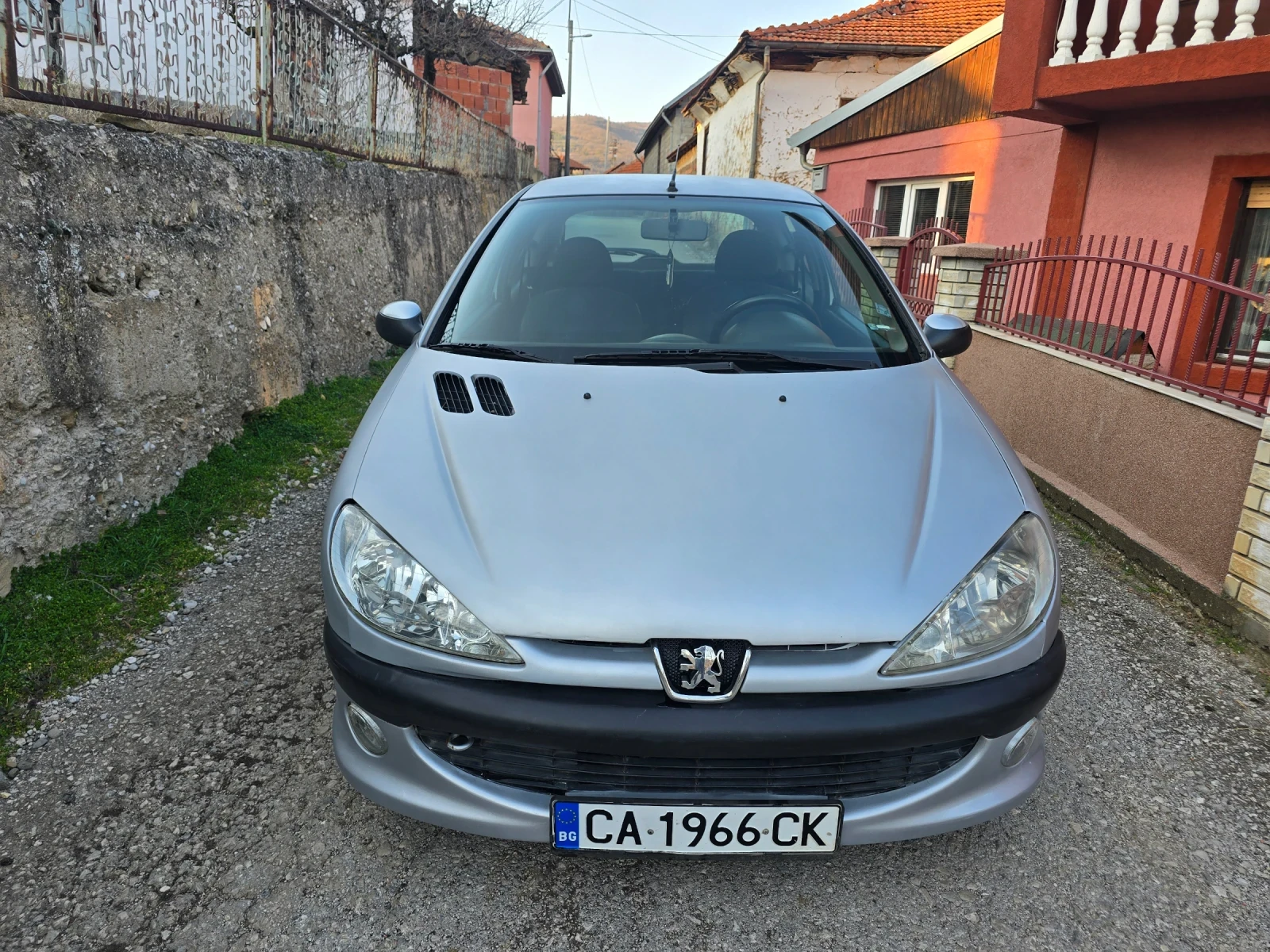 Peugeot 206 1.4i, снимка 2 - Автомобили и джипове - 53953367