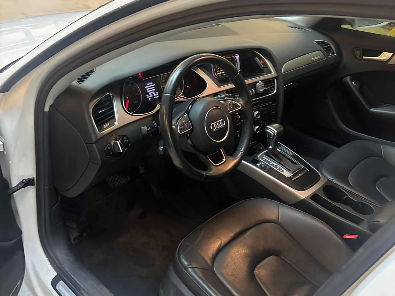 Audi A4 * 4dr Sdn Auto quattro * CARFAX * ЦЕНА ДО БГ, снимка 7 - Автомобили и джипове - 54000987