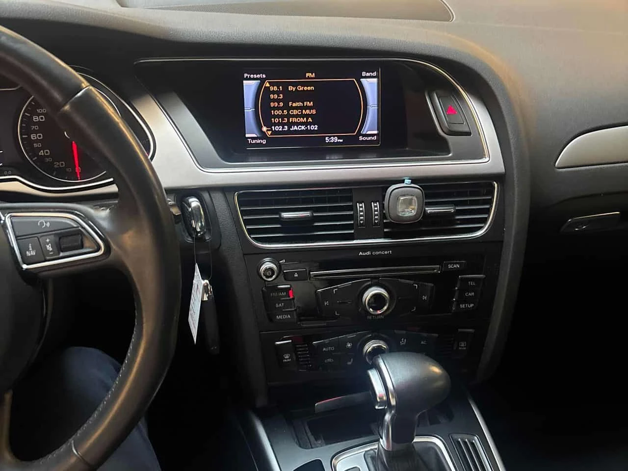 Audi A4 * 4dr Sdn Auto quattro * CARFAX * ЦЕНА ДО БГ, снимка 9 - Автомобили и джипове - 54000987