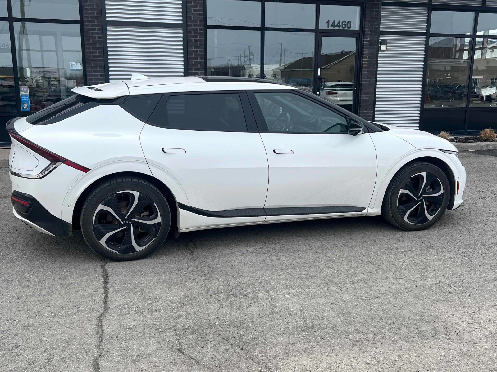 Kia EV6 AWD Long Range w/GT-Line Pkg* Pano* 360view* Обдух, снимка 2 - Автомобили и джипове - 54073191