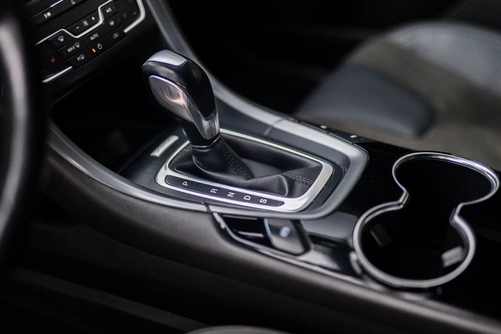 Ford Mondeo 2.0, снимка 15 - Автомобили и джипове - 54222363