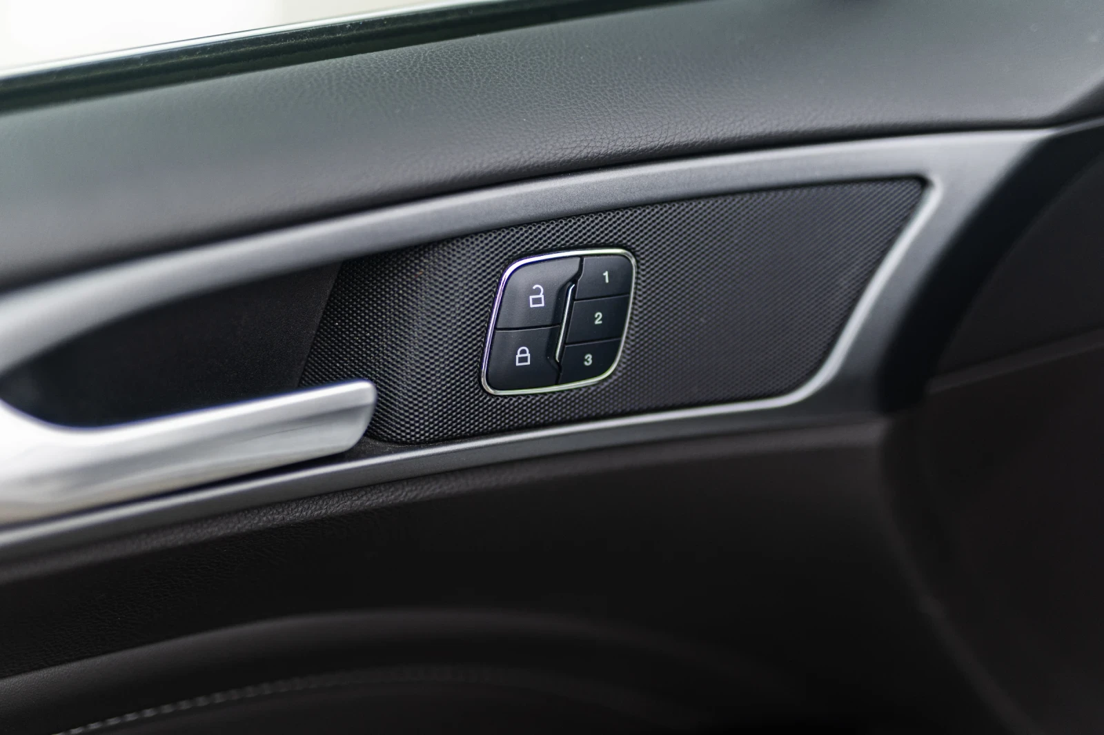 Ford Mondeo 2.0, снимка 14 - Автомобили и джипове - 54222363