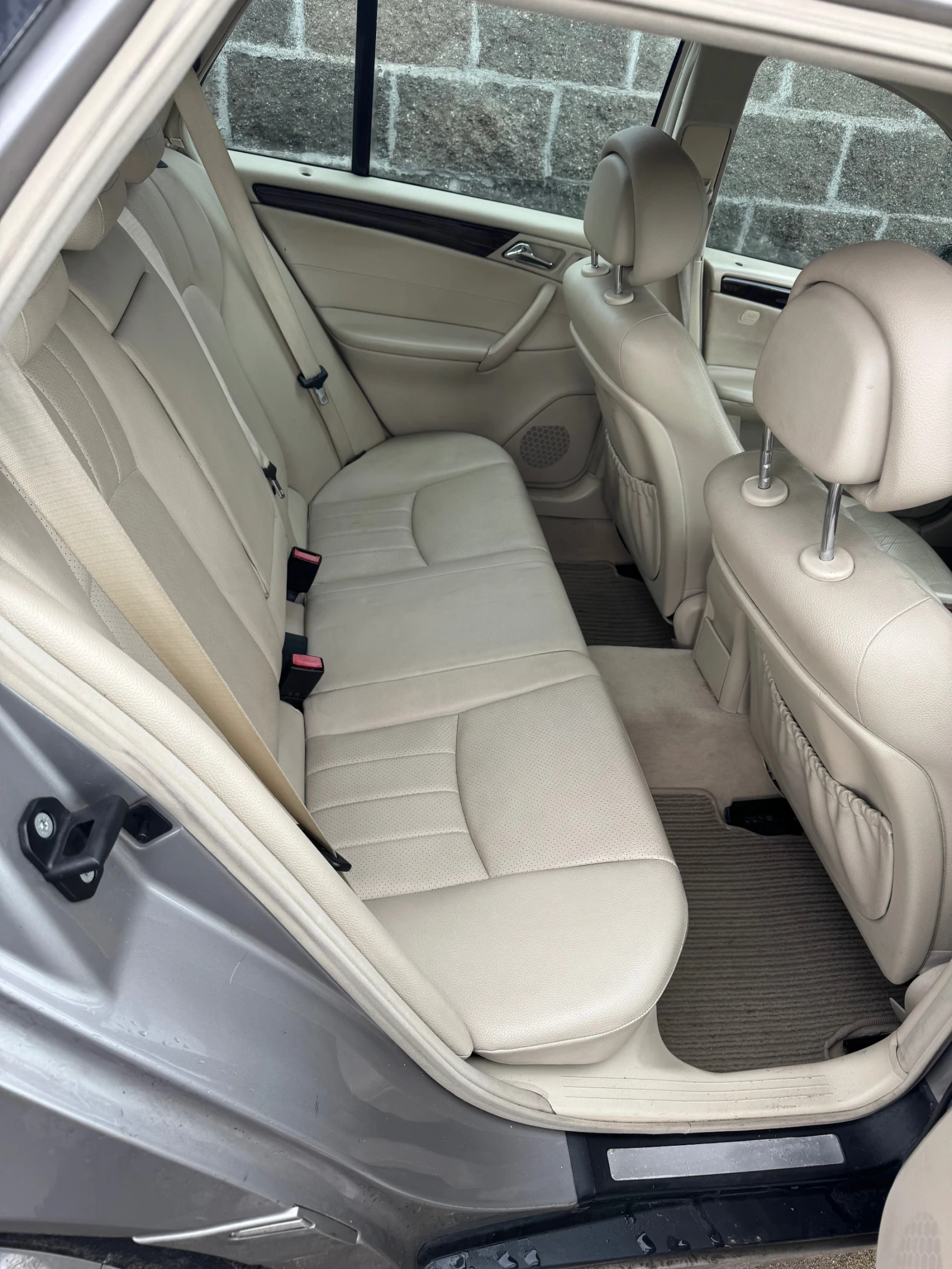 Mercedes-Benz C 200, снимка 7 - Автомобили и джипове - 54274981