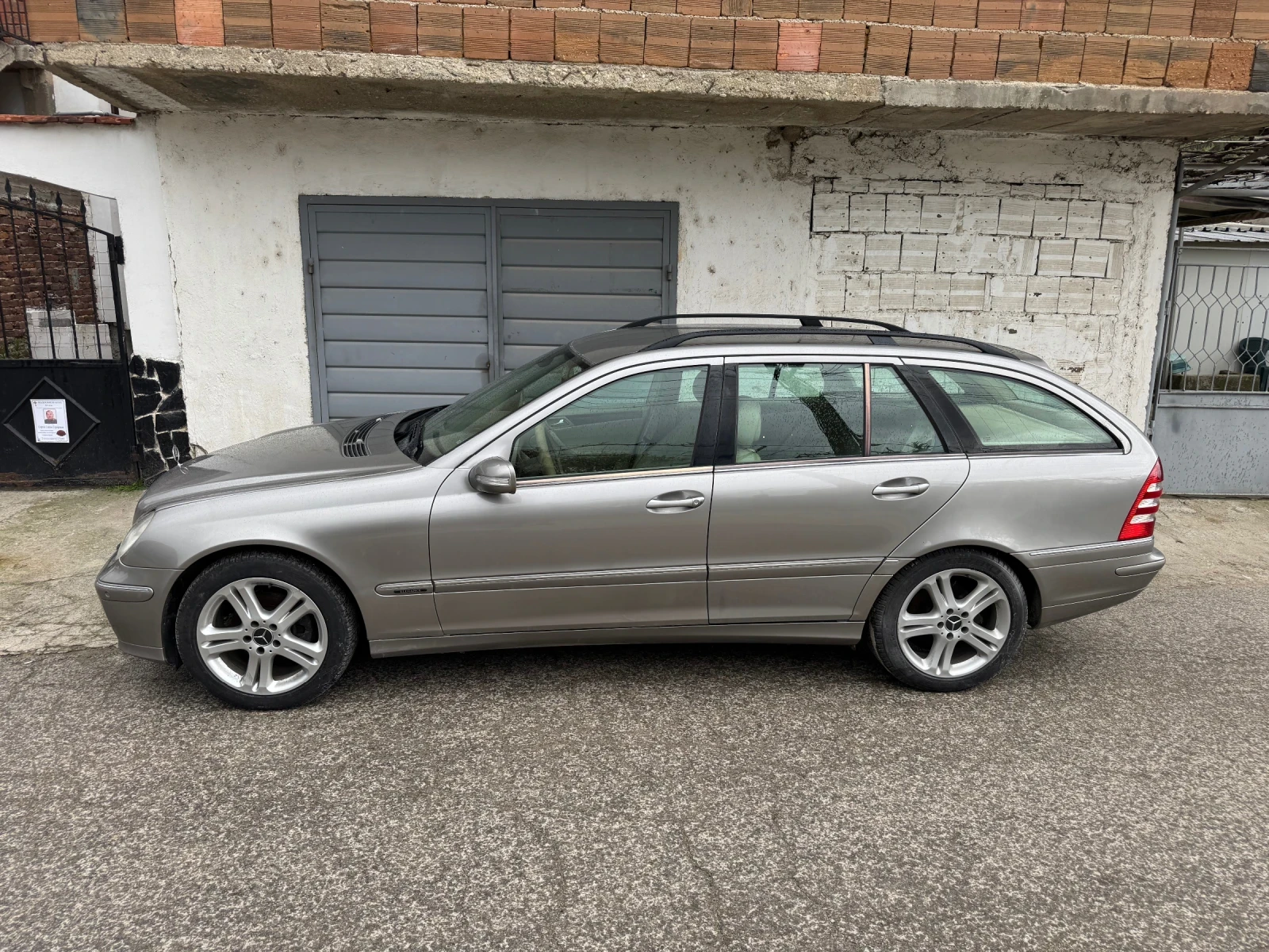 Mercedes-Benz C 200, снимка 5 - Автомобили и джипове - 54274981