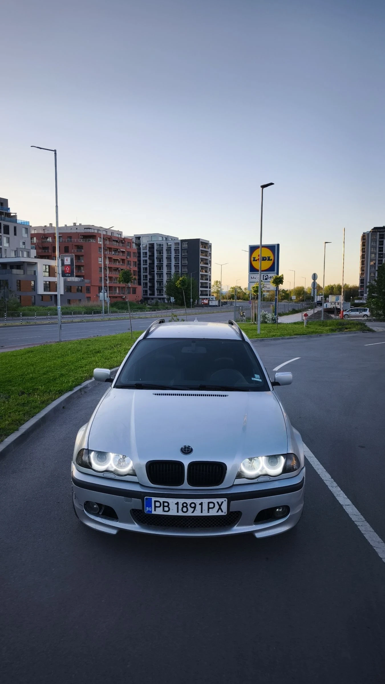 BMW 330, снимка 4 - Автомобили и джипове - 54324627
