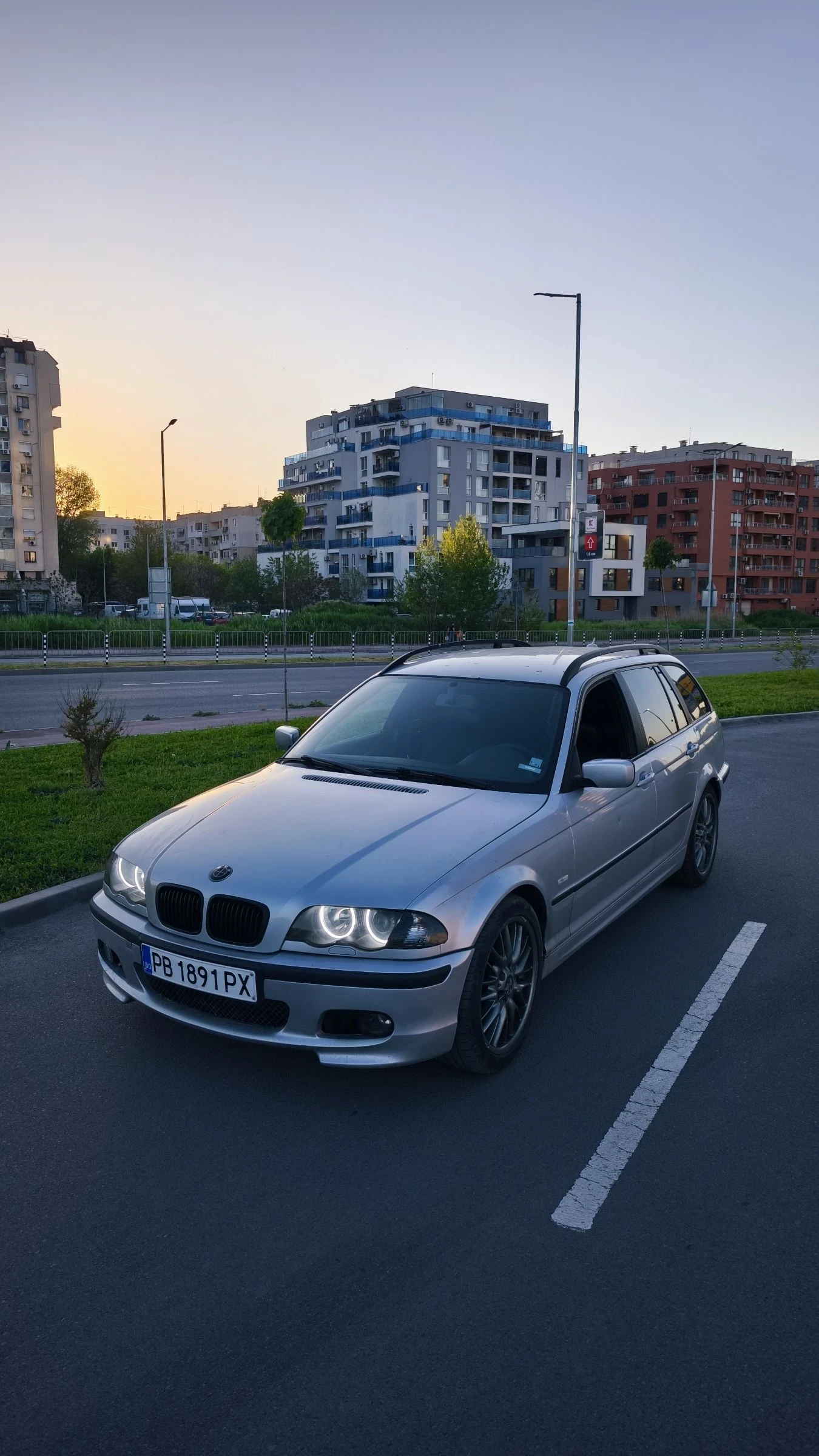 BMW 330, снимка 3 - Автомобили и джипове - 54324627